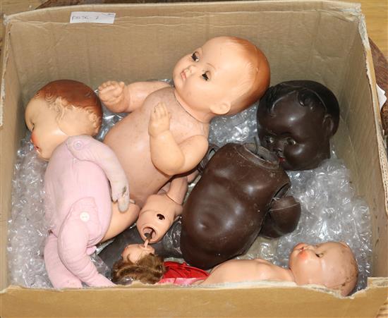 A quantity of dolls